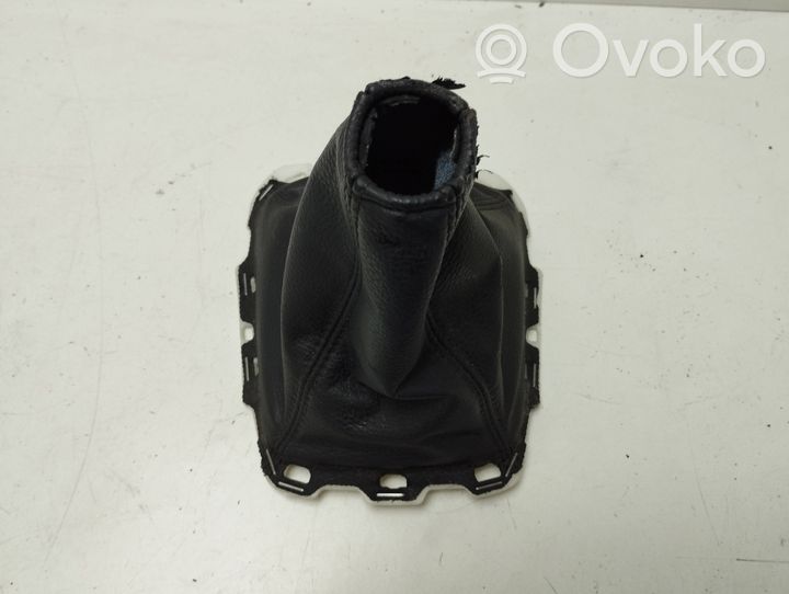 Toyota Avensis T270 Perilla/embellecedor de cuero de la palanca de cambios 58809805100