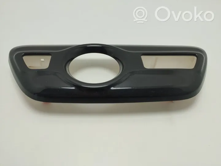 Toyota Prius (XW50) Rivestimento in plastica cornice della leva del cambio 5884147040