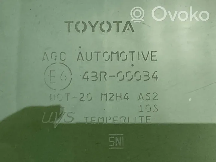 Toyota RAV 4 (XA50) Vitre de fenêtre porte avant (4 portes) 43R00034
