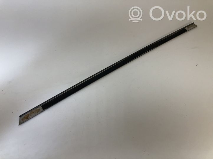 Nissan Qashqai Baguette moulure de porte arrière 