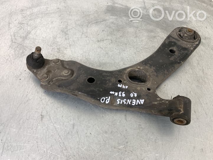 Toyota Avensis T270 Braccio di controllo sospensione anteriore inferiore/braccio oscillante 