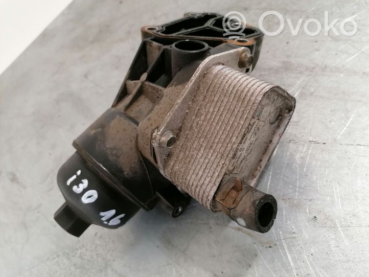 Hyundai i30 Supporto di montaggio del filtro dell’olio 264102A300