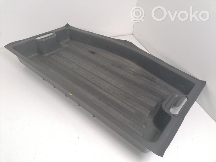 Audi Q7 4L Mantu nodalījums stumbrs 4L0864105B