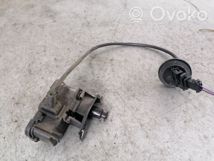 Volkswagen Golf VII Central locking motor 5C6810773H