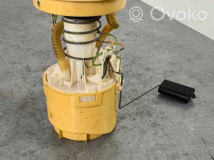 Volvo C30 Pompe à carburant D1300400AJ