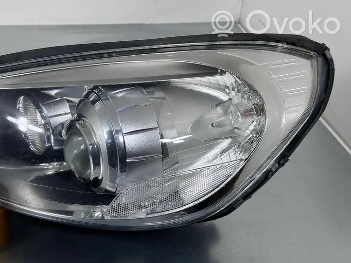 Volvo V60 Lampa przednia 31299990