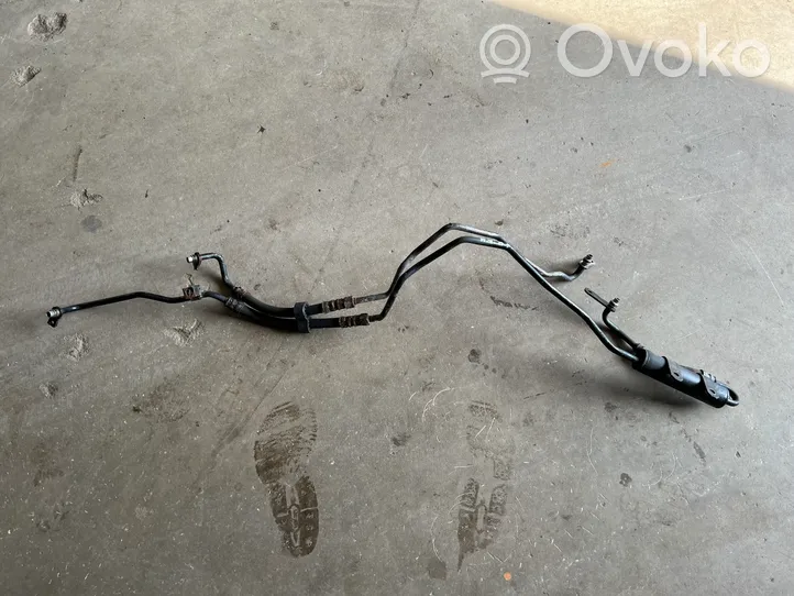 Audi A4 S4 B7 8E 8H Tubo flessibile del radiatore dell’olio del cambio 