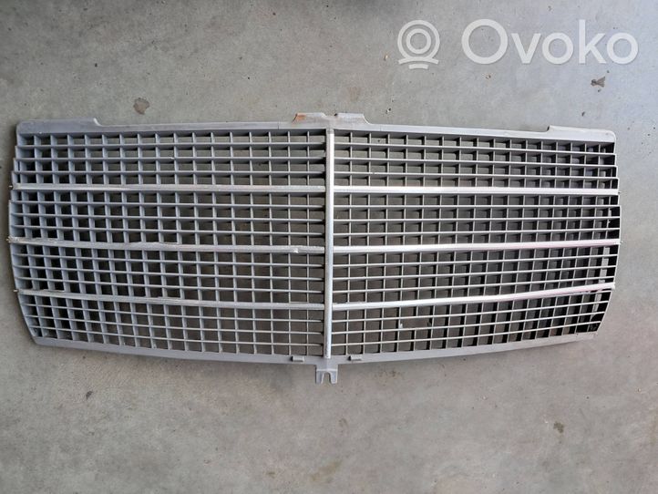 Mercedes-Benz S W126 Maskownica / Grill / Atrapa górna chłodnicy 1268880423