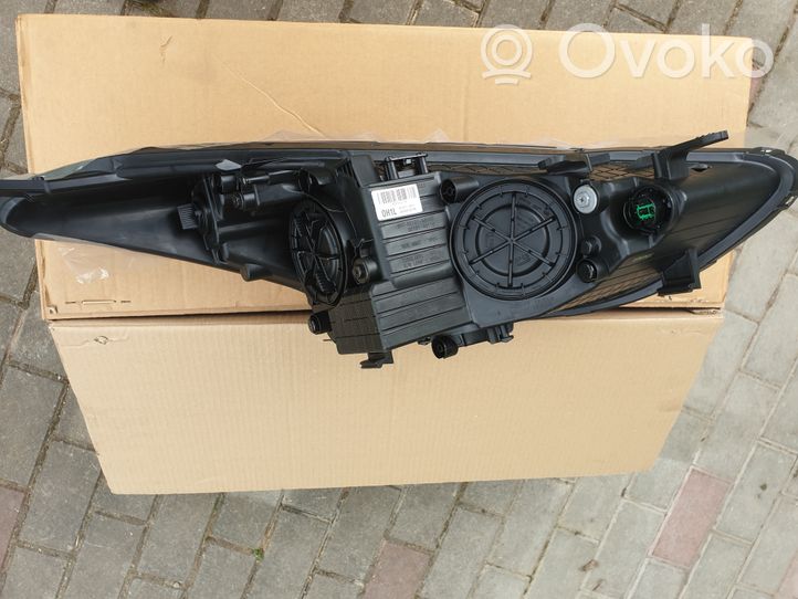 Hyundai i30 Phare frontale 92101A6020