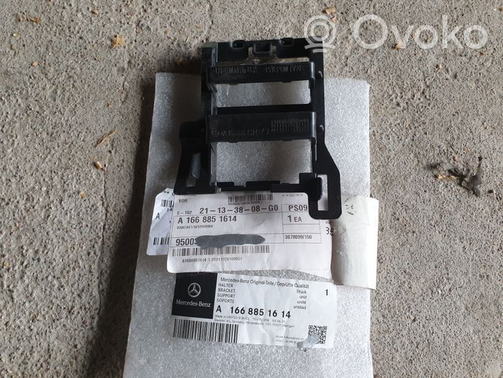 Mercedes-Benz GL X166 Support de capteur de stationnement arrière PDC A1668851614