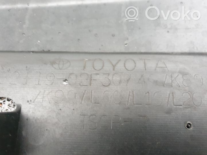 Toyota Corolla E160 E170 Zderzak przedni 5211902F30