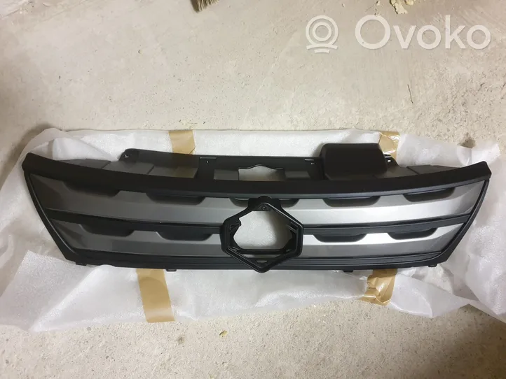 Suzuki Vitara (LY) Grille calandre supérieure de pare-chocs avant 7211054P10H22