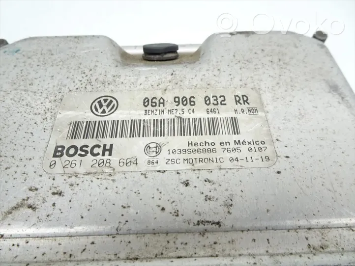 Volkswagen New Beetle Variklio valdymo blokas 06A906032RR