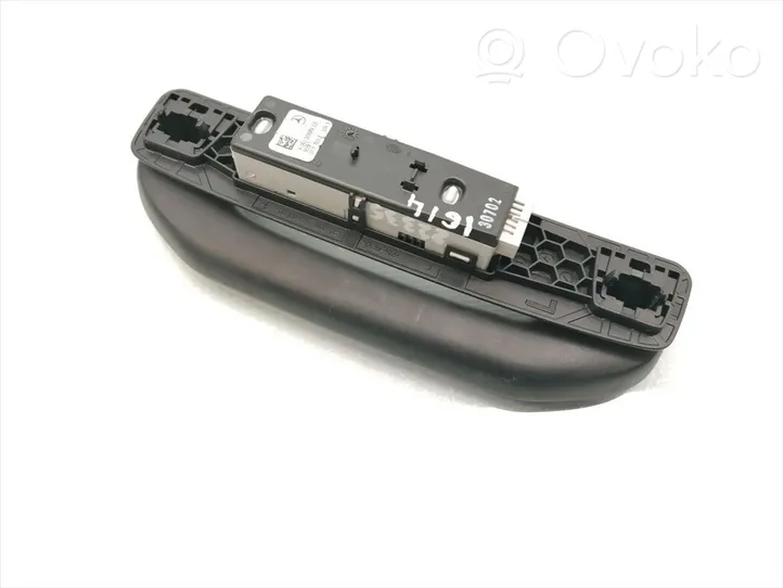 Mercedes-Benz C W205 Rear interior roof grab handle A0009068905