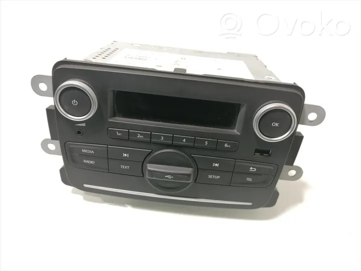 Dacia Sandero Panel / Radioodtwarzacz CD/DVD/GPS 281154137R