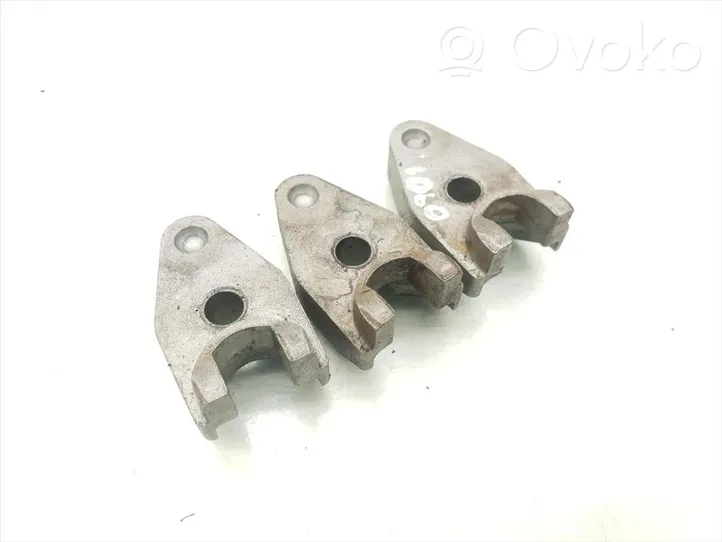 Seat Ibiza IV (6J,6P) Fuel Injector clamp holder 03P216