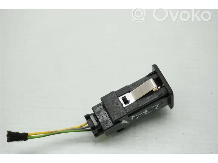 Volkswagen Sharan Connettore plug in AUX 5M0035724