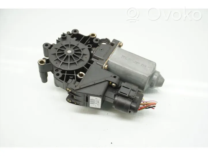 Audi A4 S4 B5 8D Motorino alzacristalli della portiera posteriore 8D0959802