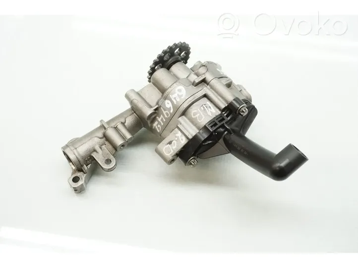 Mercedes-Benz A W169 Oil pump 6401810401