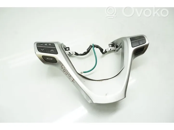 Toyota Avensis T270 Przełącznik / Przycisk kierownicy 45100-05730