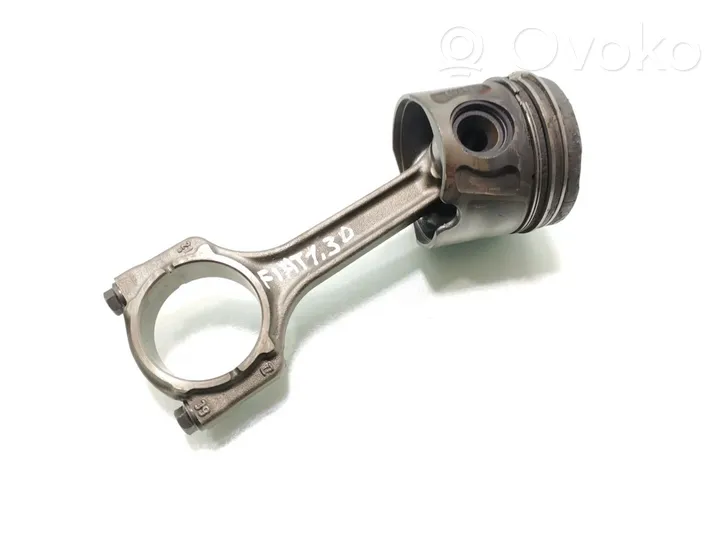 Fiat Punto (199) Piston avec bielle 