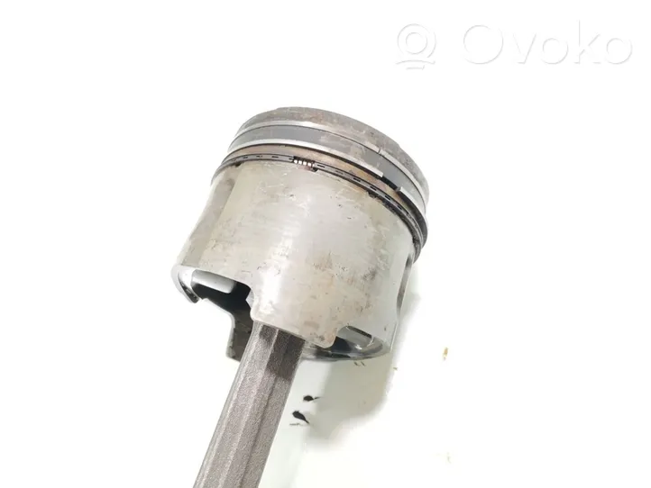 Mitsubishi Canter Piston avec bielle 