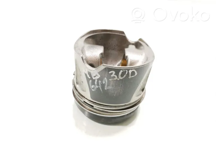 Mercedes-Benz CLK C207 A207 Piston 