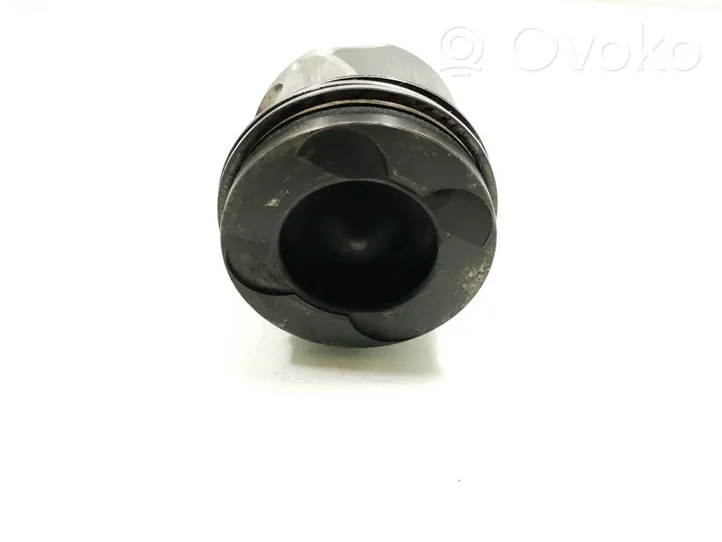 Mercedes-Benz CLK C207 A207 Piston 