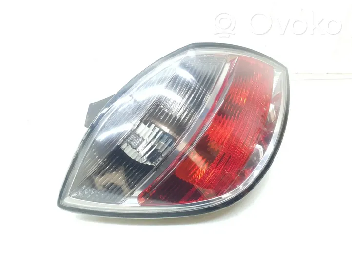 Opel Astra H Lampa tylna 13222324