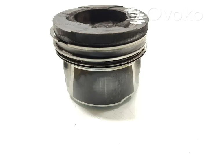 Nissan X-Trail T30 Piston 