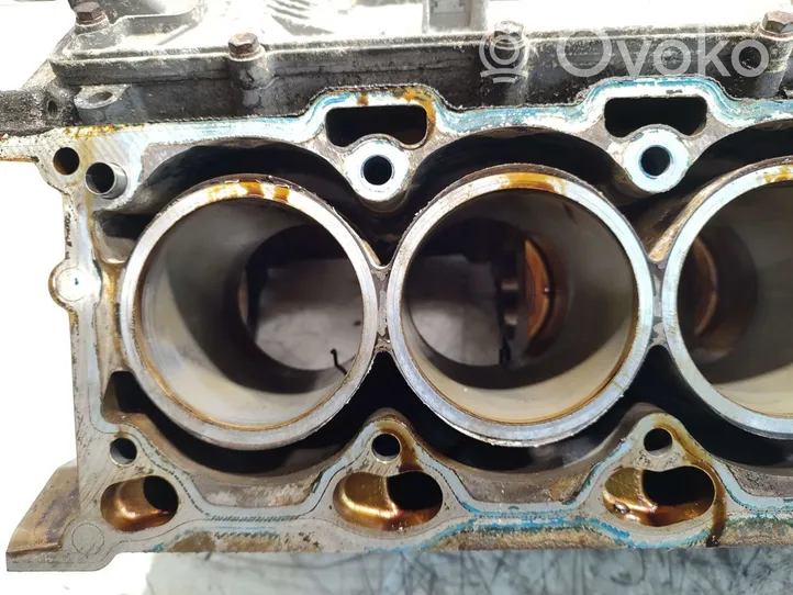 BMW 7 E65 E66 Bloc moteur 7504597