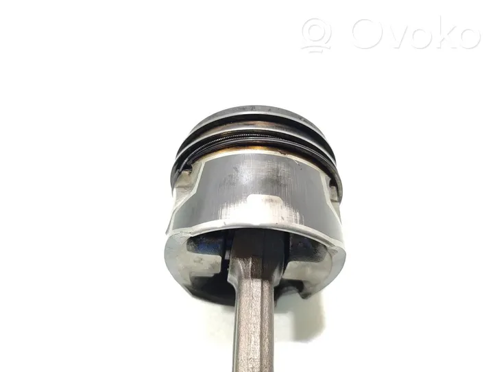 Peugeot 5008 Piston avec bielle 