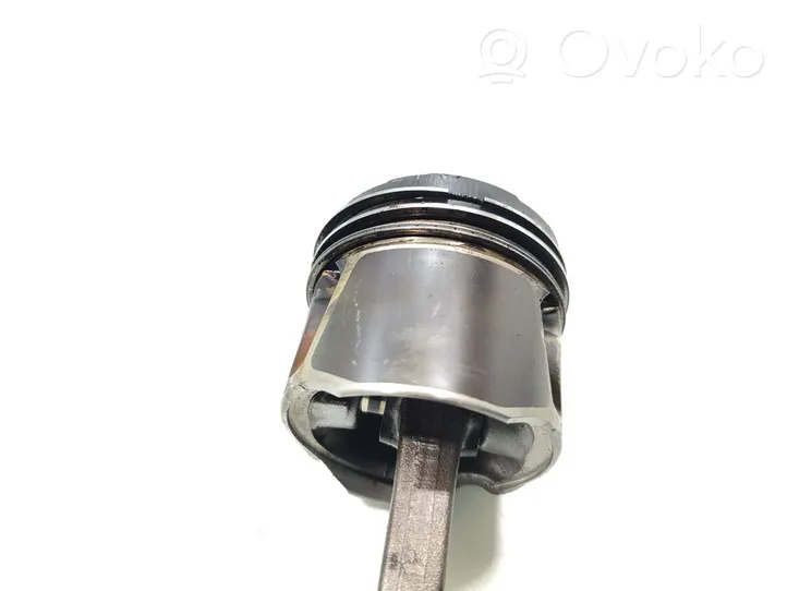 Ford Ka Piston with connecting rod 