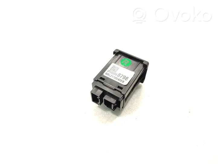 Opel Zafira C USB socket connector 20868798