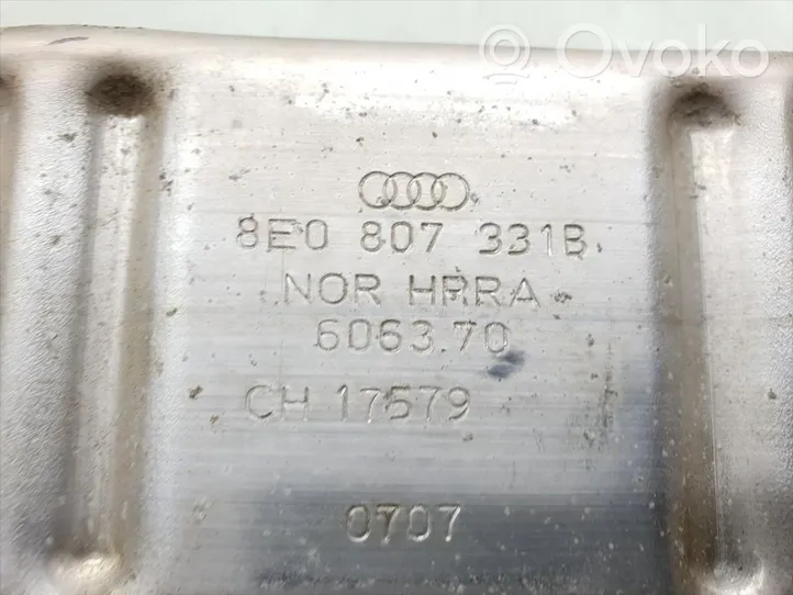 Audi A4 S4 B7 8E 8H Etuiskunvaimentimen kannake 8E0807331B