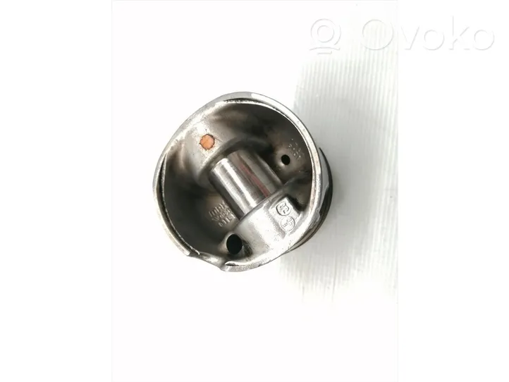 Volvo S60 Piston 