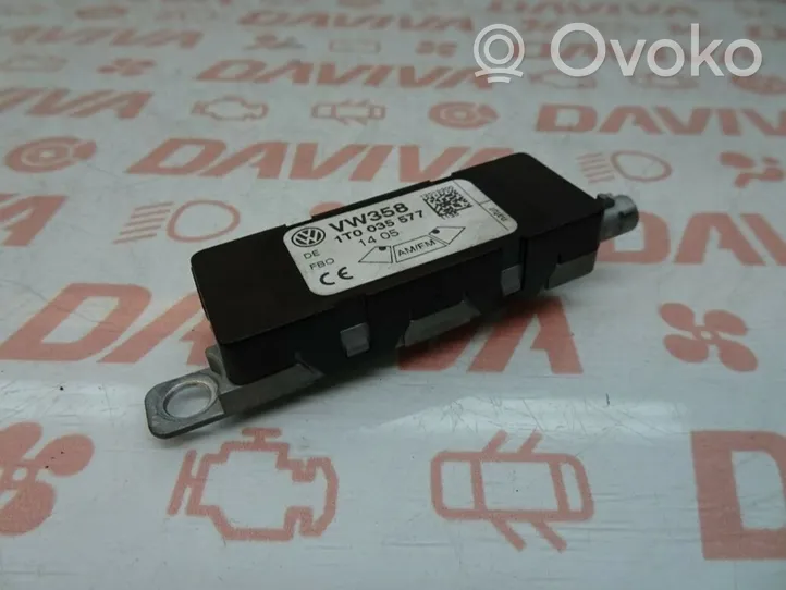 Volkswagen Cross Touran I Antenos stiprintuvas 1T0035577