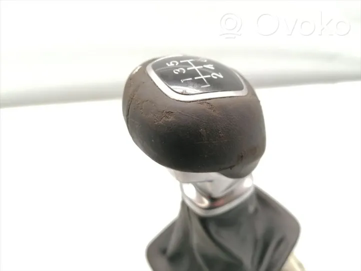 Hyundai ix20 Gear lever shifter trim leather/knob 437001K940