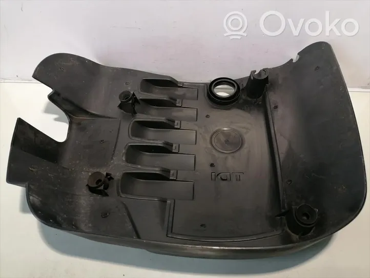 Volkswagen Fox Copri motore (rivestimento) 070103927