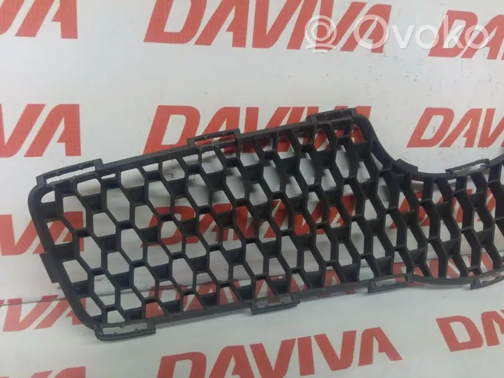 Toyota Yaris Grille inférieure de pare-chocs avant 53112-0D050