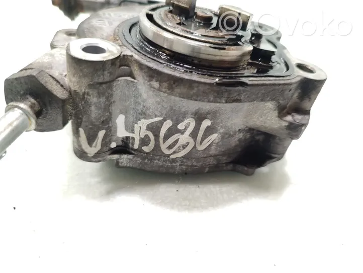 Land Rover Freelander 2 - LR2 Vacuum pump D171B-1C1