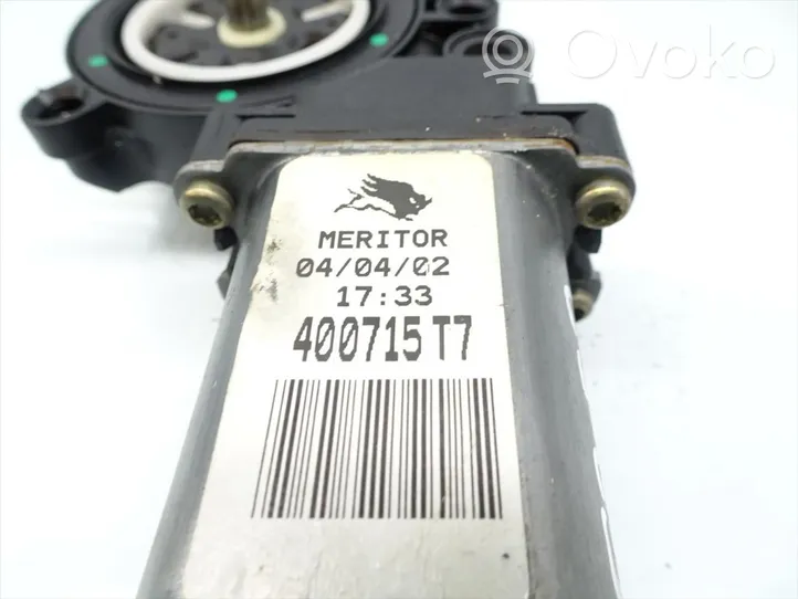 Nissan Primera Moteur de lève-vitre de porte avant 400715T7