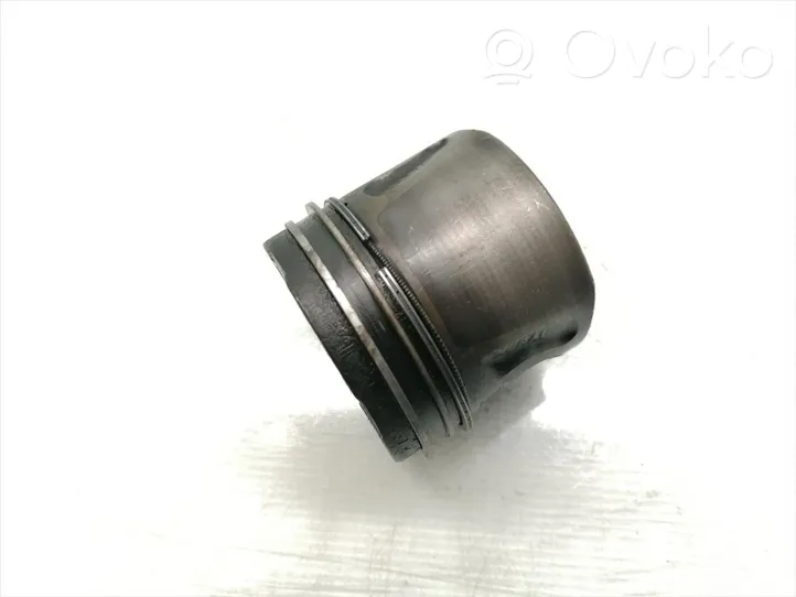 Opel Astra H Piston 