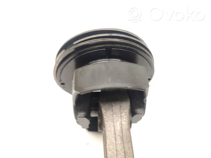 Mercedes-Benz A W176 Piston with connecting rod K9K461