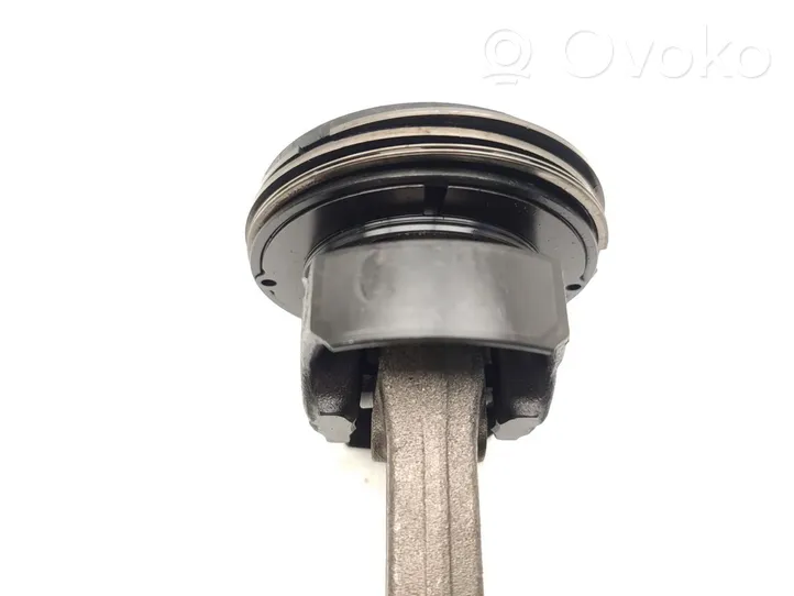 Mercedes-Benz A W176 Piston with connecting rod K9K461