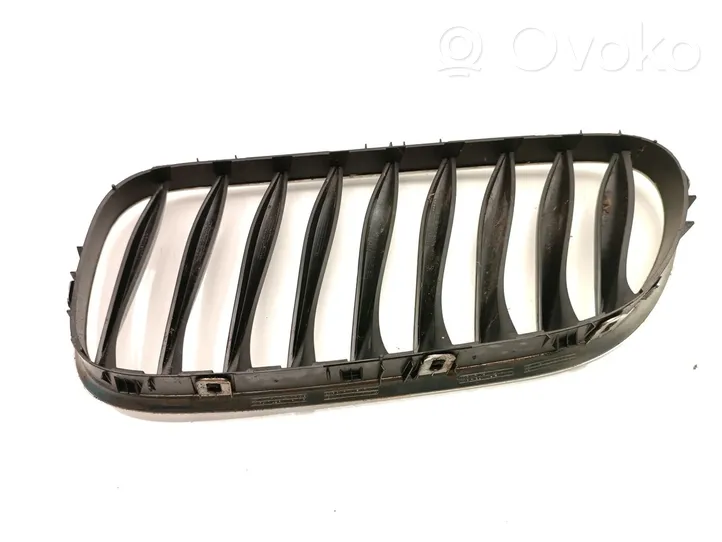 BMW Z4 E85 E86 Maskownica / Grill / Atrapa górna chłodnicy 7117760