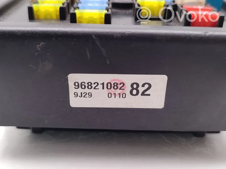 Chevrolet Captiva Fuse module 9682108282