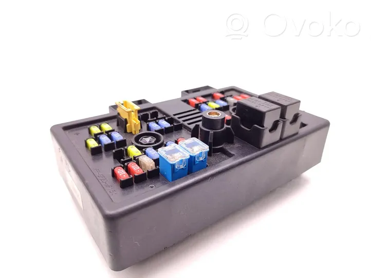 Chevrolet Captiva Fuse module 9682108282