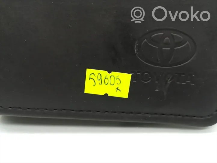 Toyota Avensis Verso Omistajan huoltokirja 