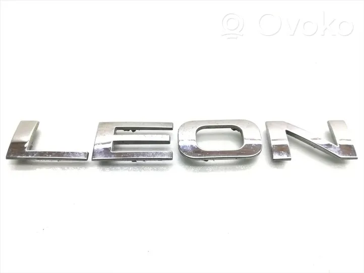 Seat Leon (1P) Logo portiera di carico posteriore 